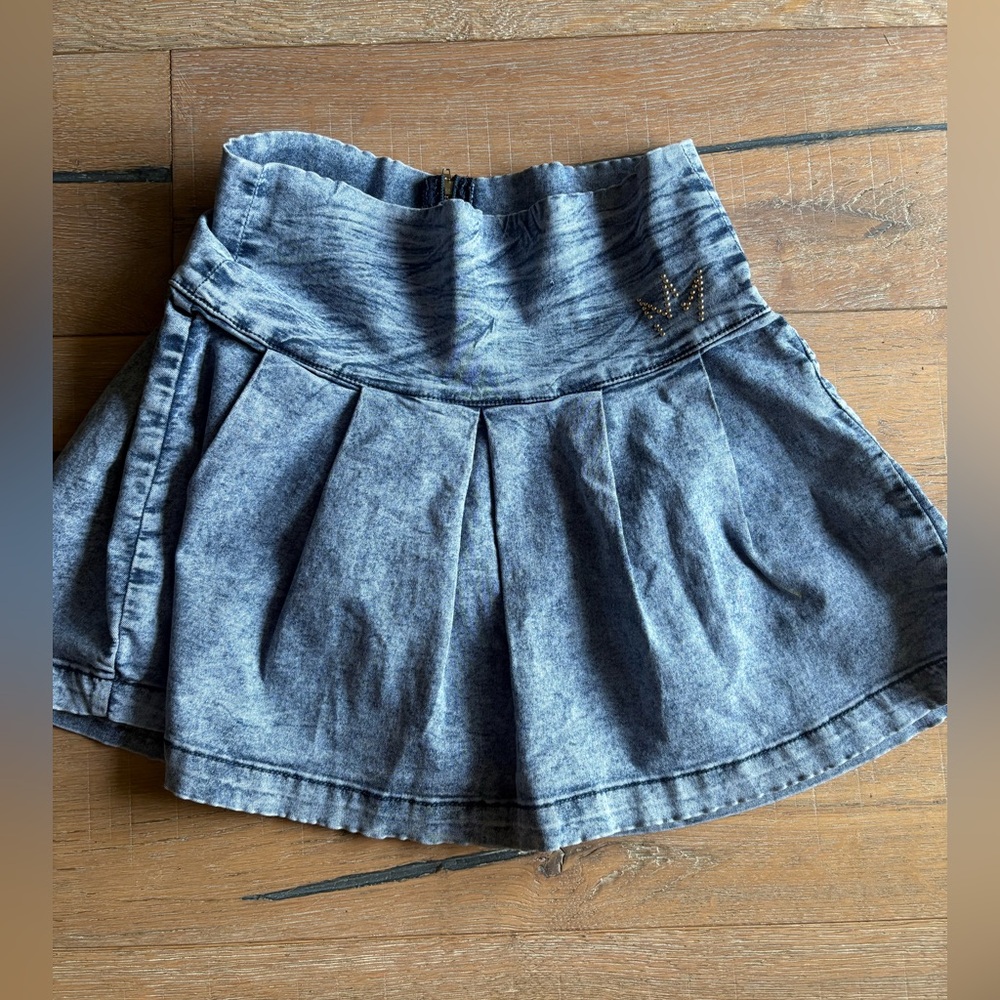 Nicki Minaj Gray Skirt with Flared Design